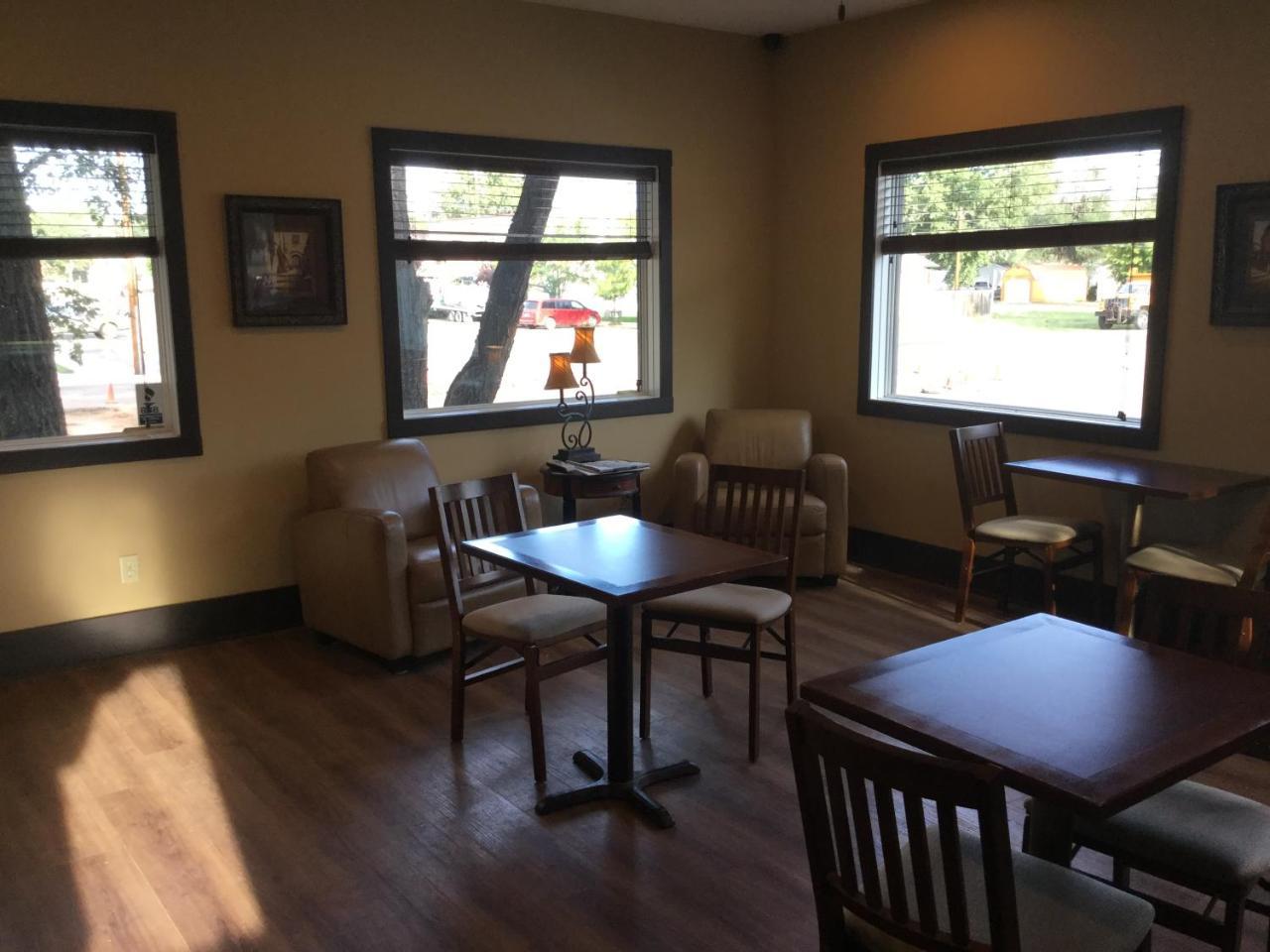Sagebrush Inn & Suites Broadus Εξωτερικό φωτογραφία